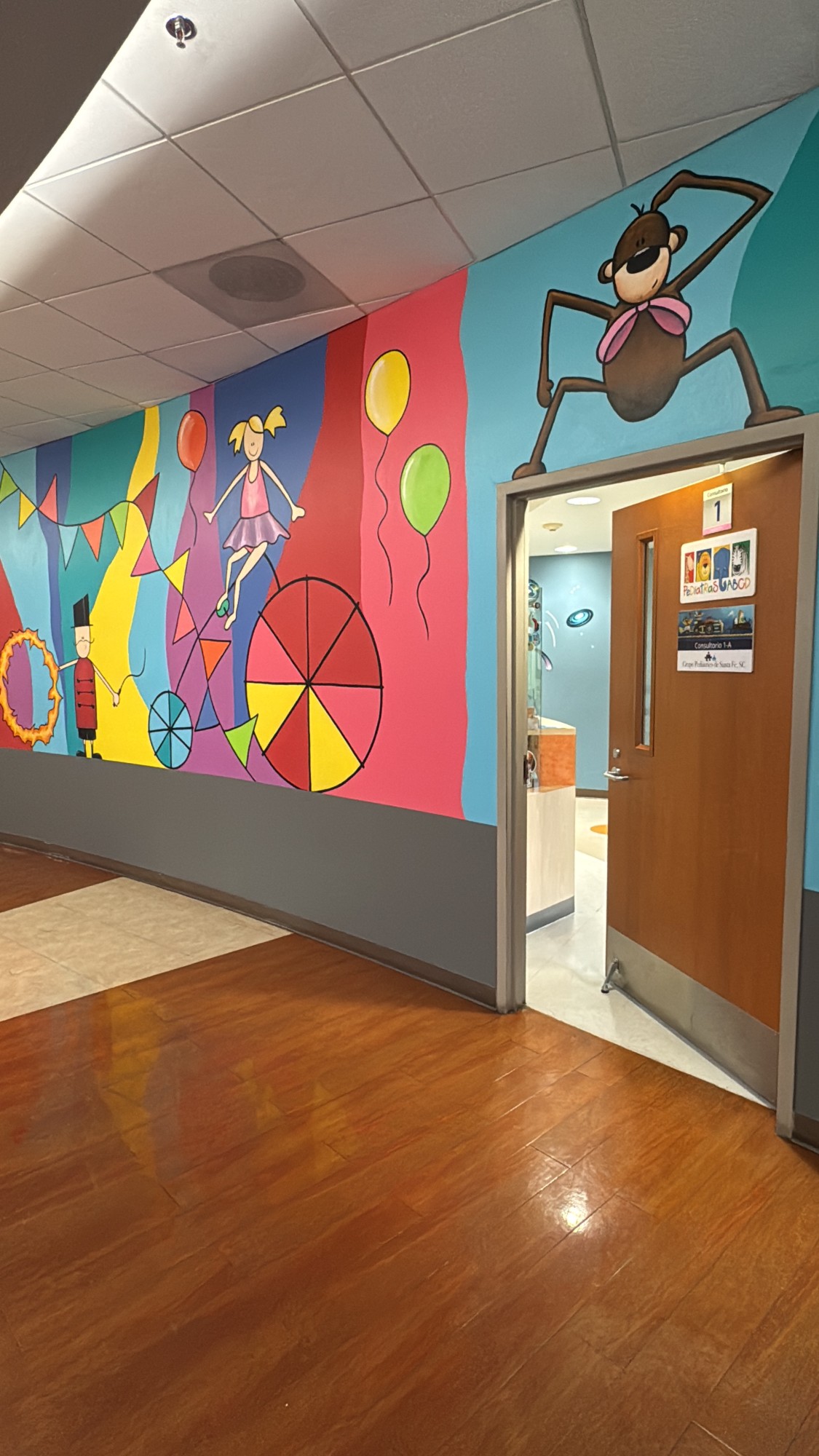 Rincón infantil de lectura en el área de pediatría
